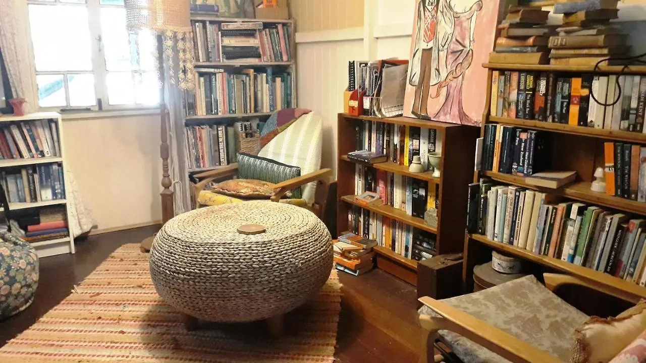 Tranquil Rainforest Homestay By River, Free Wifi Mooloolah